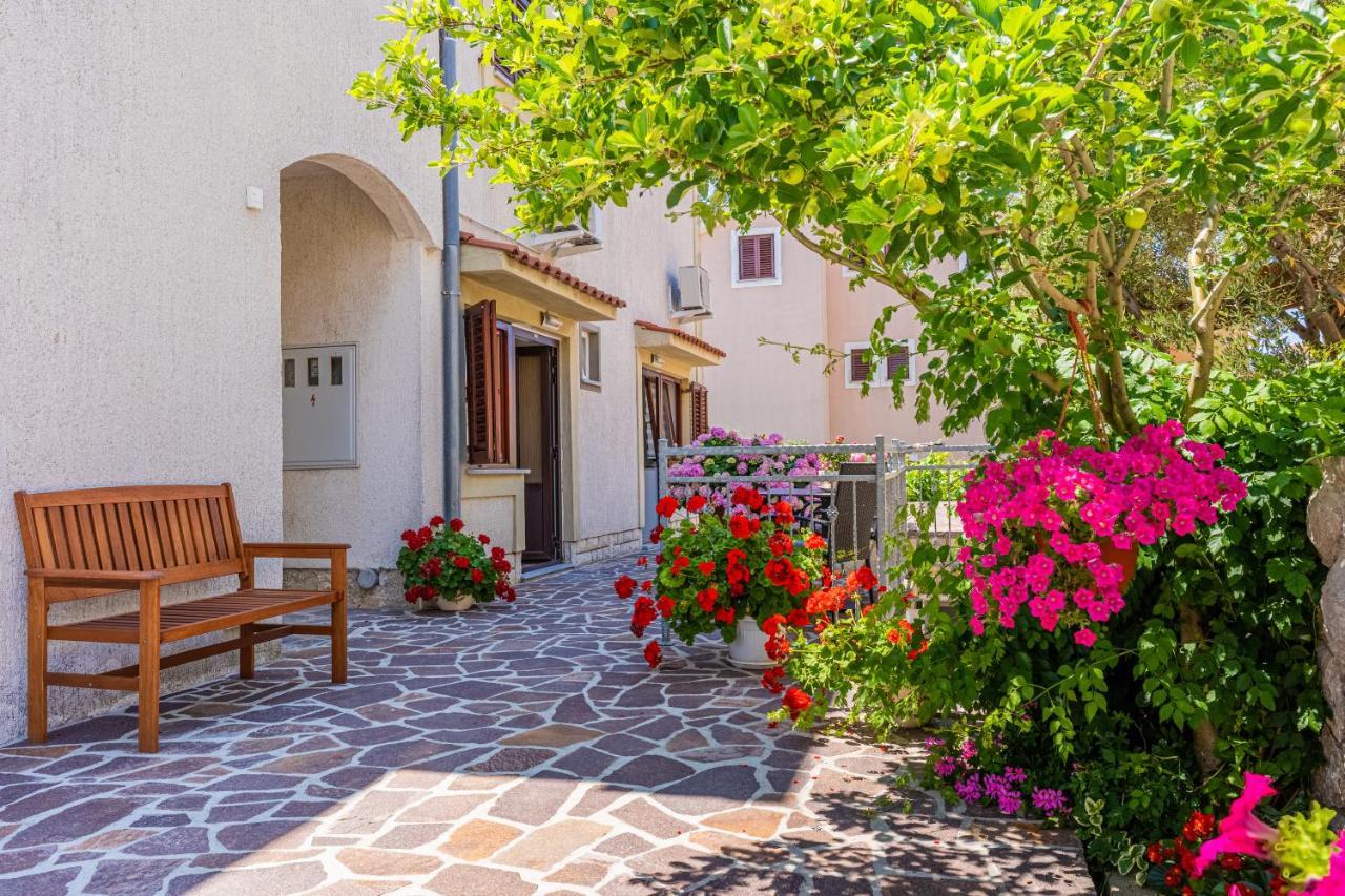 Apartments Ivanka كريس المظهر الخارجي الصورة